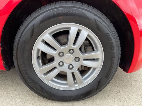 Used 2015 Chevrolet Sonic LT image 10