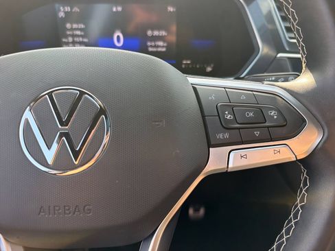 Certified 2023 Volkswagen Tiguan SE R-Line AWD/4WD image 12