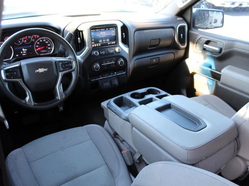 Used 2020 Chevrolet Silverado 1500 LT image 12