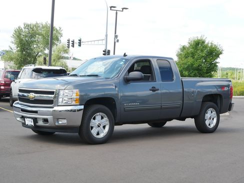 Used 2011 Chevrolet Silverado 1500 LT w/ All-Star Edition AWD/4WD image 2