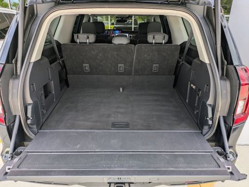 Used 2025 Ford Expedition Max Active AWD/4WD image 13