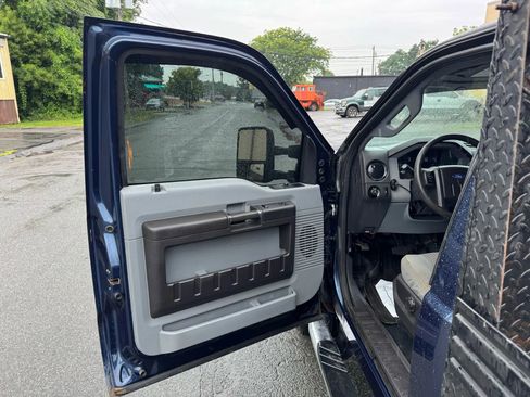 Used 2016 Ford F250 XL w/ XL Appearance Package AWD/4WD image 13