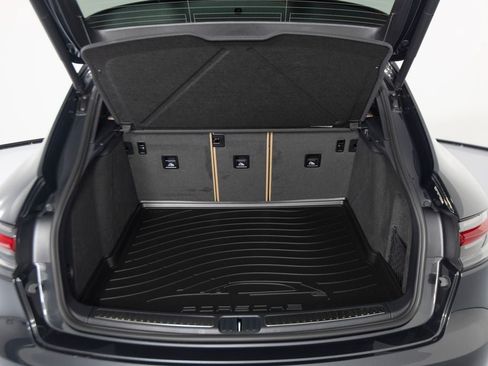 New 2026 Porsche Macan AWD/4WD image 43