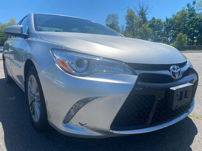 Used 2016 Toyota Camry SE w/ Moonroof Package