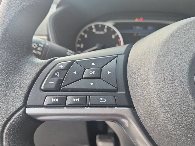 Used 2025 Nissan Altima 2.5 SV FWD image 17