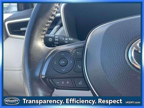 Certified 2023 Toyota Corolla Cross XLE image 22