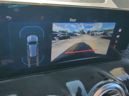 Used 2024 Mercedes-Benz EQB 300 4MATIC image 7