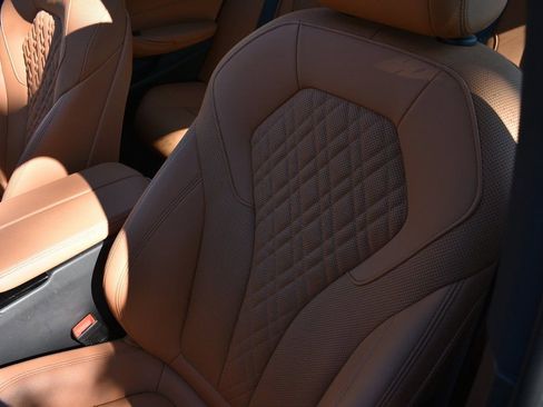 Used 2023 BMW 530e image 10