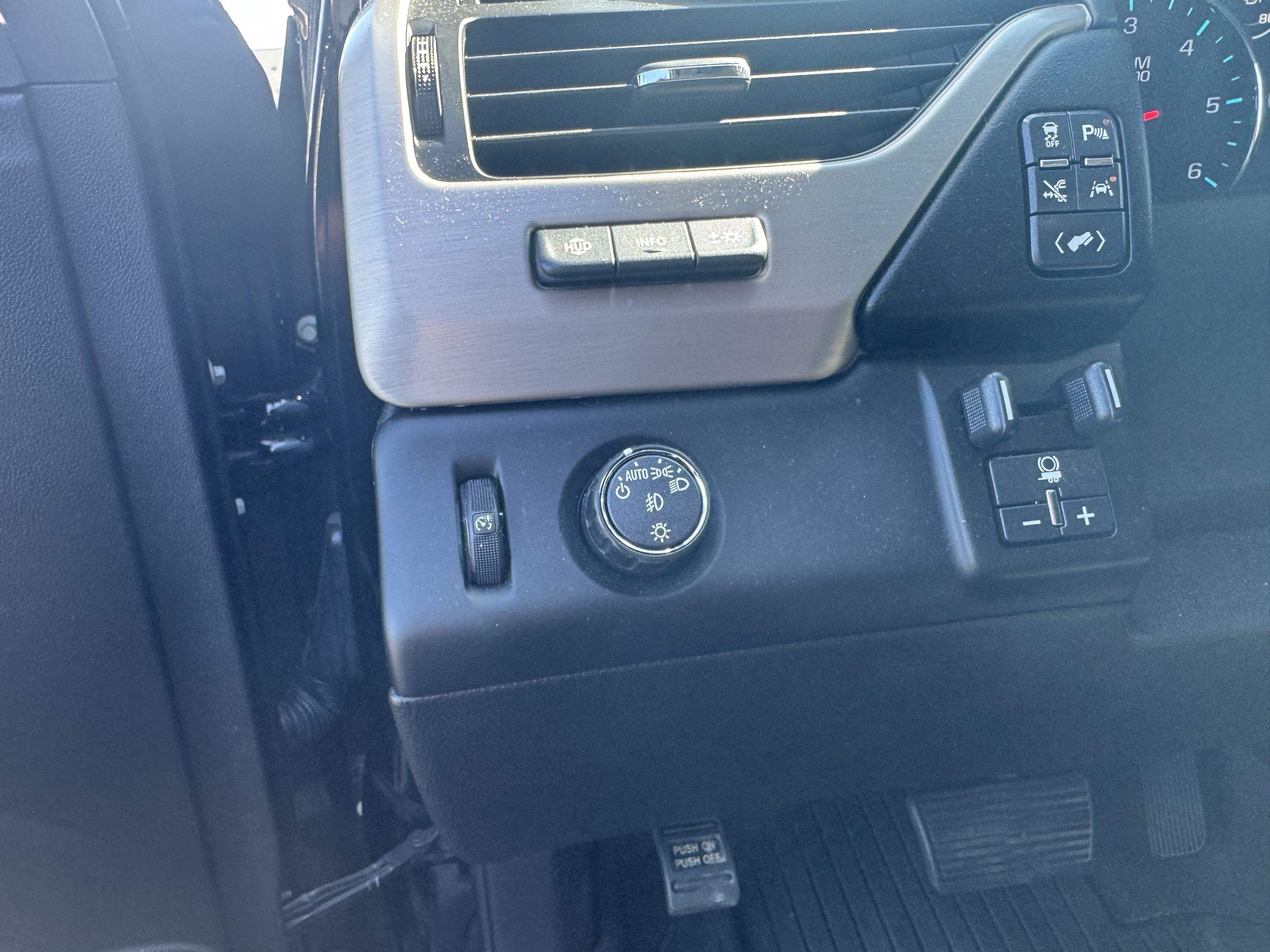 Used 2019 GMC Yukon XL Denali w/ Denali Ultimate Package RWD image 13