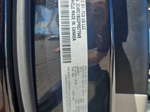 Used 2023 Chrysler Pacifica Touring-L FWD image 29