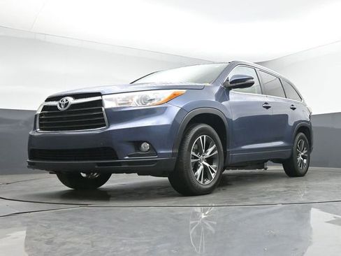 Used 2016 Toyota Highlander XLE FWD image 13