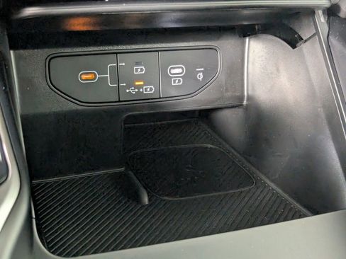 Used 2025 Kia Sorento EX image 19