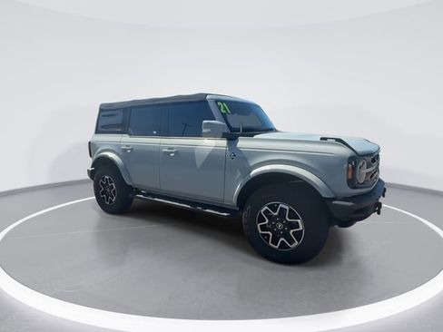 Used 2021 Ford Bronco Outer Banks AWD/4WD image 2