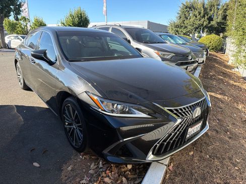 Used 2025 Lexus ES 300h w/ Premium Package FWD image 2