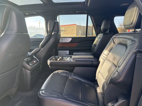 Used 2019 Lincoln Navigator L Reserve image 9