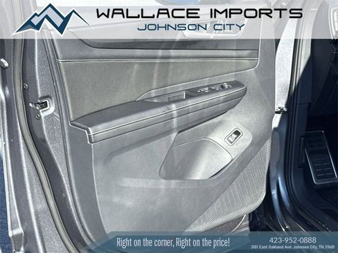 Used 2024 Volkswagen Atlas Cross Sport SEL Premium R-Line image 4