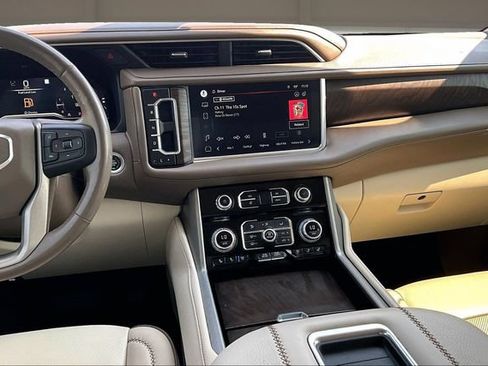 Used 2022 GMC Yukon Denali w/ Denali Premium Package RWD image 6