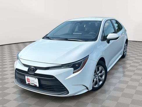 Used 2024 Toyota Corolla LE FWD image 1