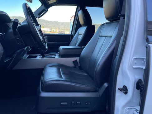Used 2017 Ford Expedition XLT w/ Equipment Group 202A image 15