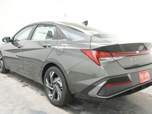 New 2026 Hyundai Elantra Limited image 6