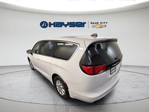 Used 2024 Chrysler Voyager LX FWD image 4