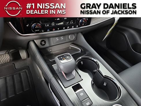 New 2026 Nissan Rogue Platinum w/ Platinum Premium Package image 9