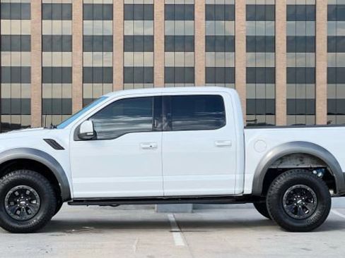 Used 2018 Ford F150 Raptor w/ Equipment Group 802A Luxury image 10
