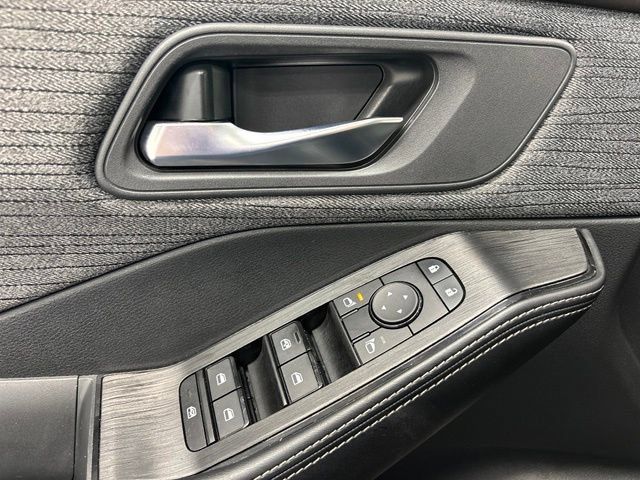 Used 2023 Nissan Rogue SV FWD image 6