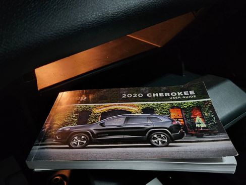 Used 2020 Jeep Cherokee Latitude Plus w/ Cold Weather Group image 35