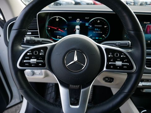 Used 2022 Mercedes-Benz GLS 450 4MATIC image 26