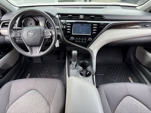 Used 2018 Toyota Camry LE image 20