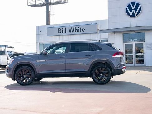 New 2026 Volkswagen Atlas Cross Sport SE image 3