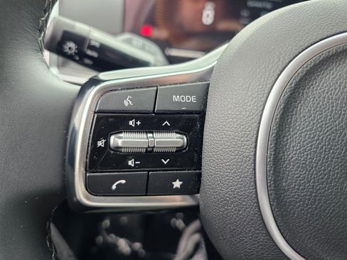 Used 2024 Kia Sorento S image 32