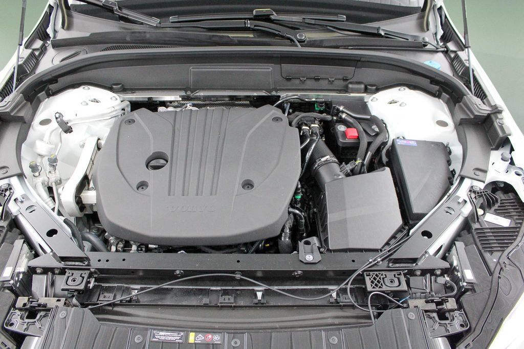 Certified 2026 Volvo XC60 B5 Ultra w/ Protection Package Premier AWD/4WD image 11