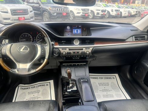 Used 2015 Lexus ES 350 w/ Luxury Package FWD image 32