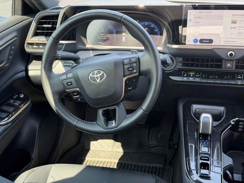 Used 2025 Toyota Crown Signia AWD/4WD image 14