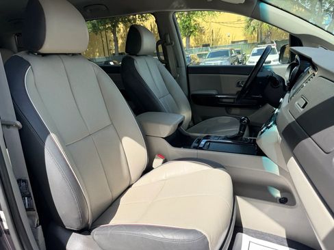 Used 2016 Kia Sedona SX FWD image 18
