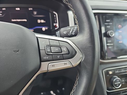 Used 2022 Volkswagen Atlas Cross Sport SE image 18