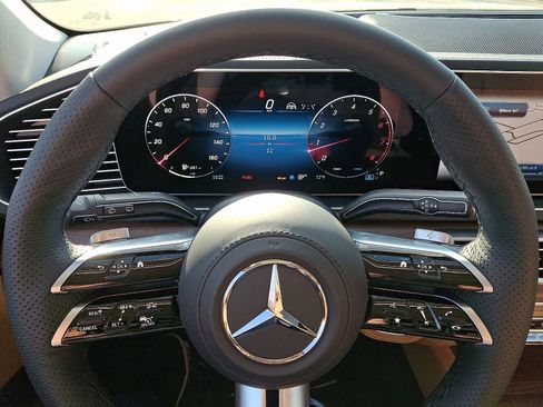 New 2026 Mercedes-Benz GLS 450 4MATIC image 15