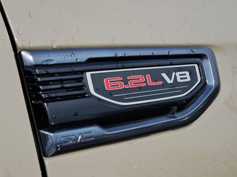 Certified 2022 GMC Sierra 1500 AT4 w/ AT4 Premium Package image 11