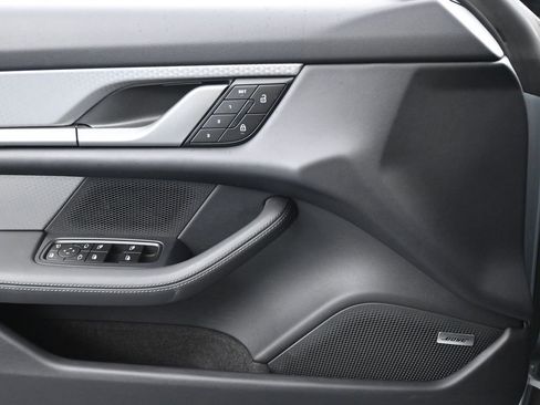 Certified 2025 Porsche Taycan image 13