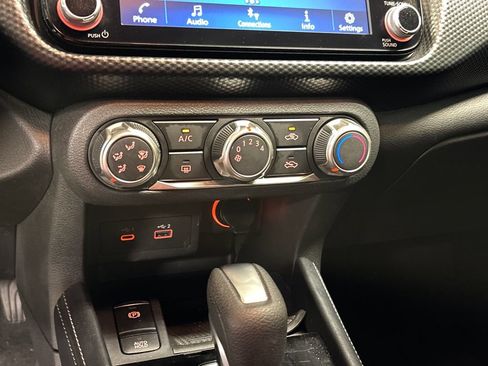 Used 2023 Nissan Kicks SV FWD image 36