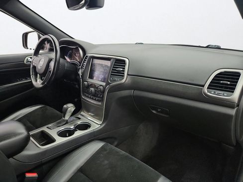 Used 2018 Jeep Grand Cherokee Altitude AWD/4WD image 28