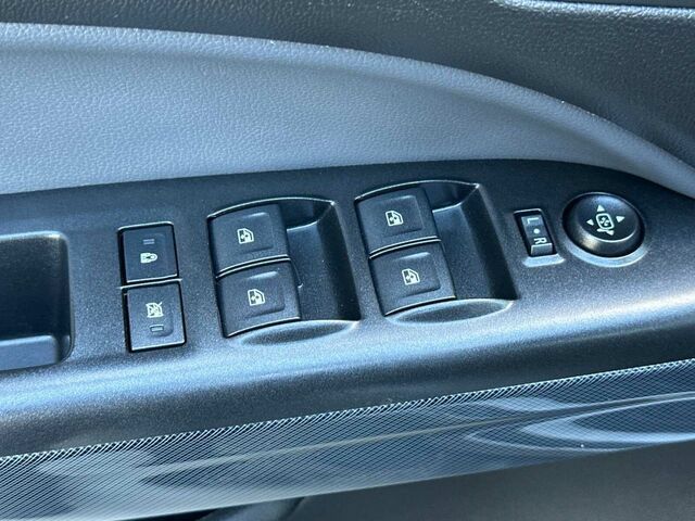 Used 2016 Chevrolet Colorado Z71 AWD/4WD image 13