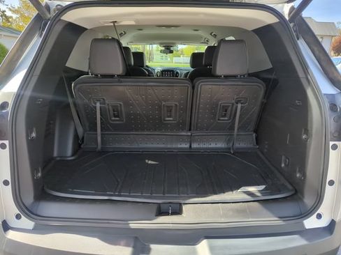 Used 2021 Chevrolet Traverse LT w/ LPO, Floor Liner Package AWD/4WD image 15