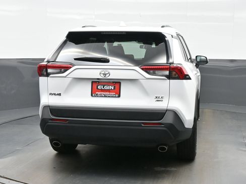 Used 2025 Toyota RAV4 XLE AWD/4WD image 5