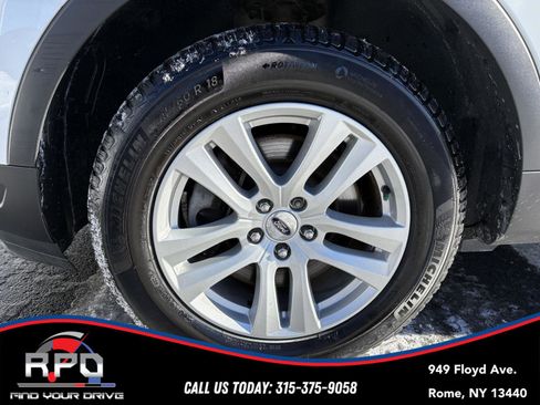 Used 2018 Ford Explorer XLT w/ XLT Technology Feature Bundle image 9