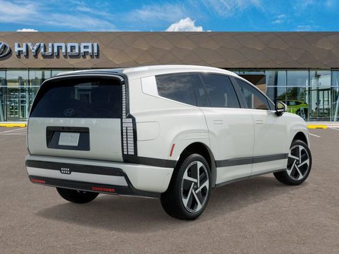 New 2026 Hyundai Ioniq 9 Calligraphy image 4