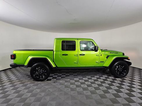Used 2025 Jeep Gladiator Sport image 2