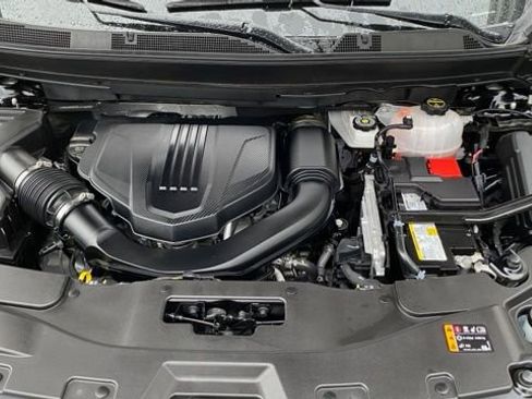 Used 2025 GMC Acadia Elevation image 7